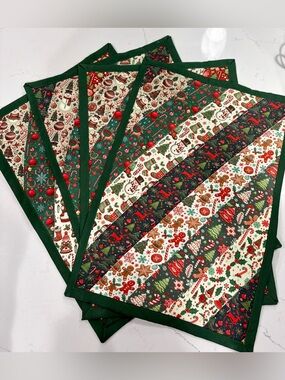 Set of 4 Christmas Placemats